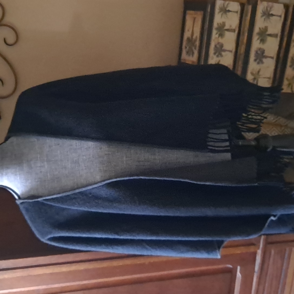 Reversable shawl